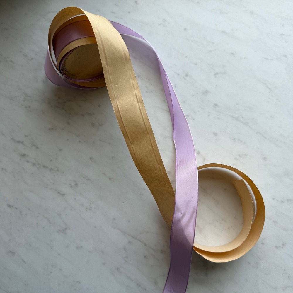 VTG Unbranded‎ Lavender Satin Ribbon 1 Inch 21/2 Yards READ!